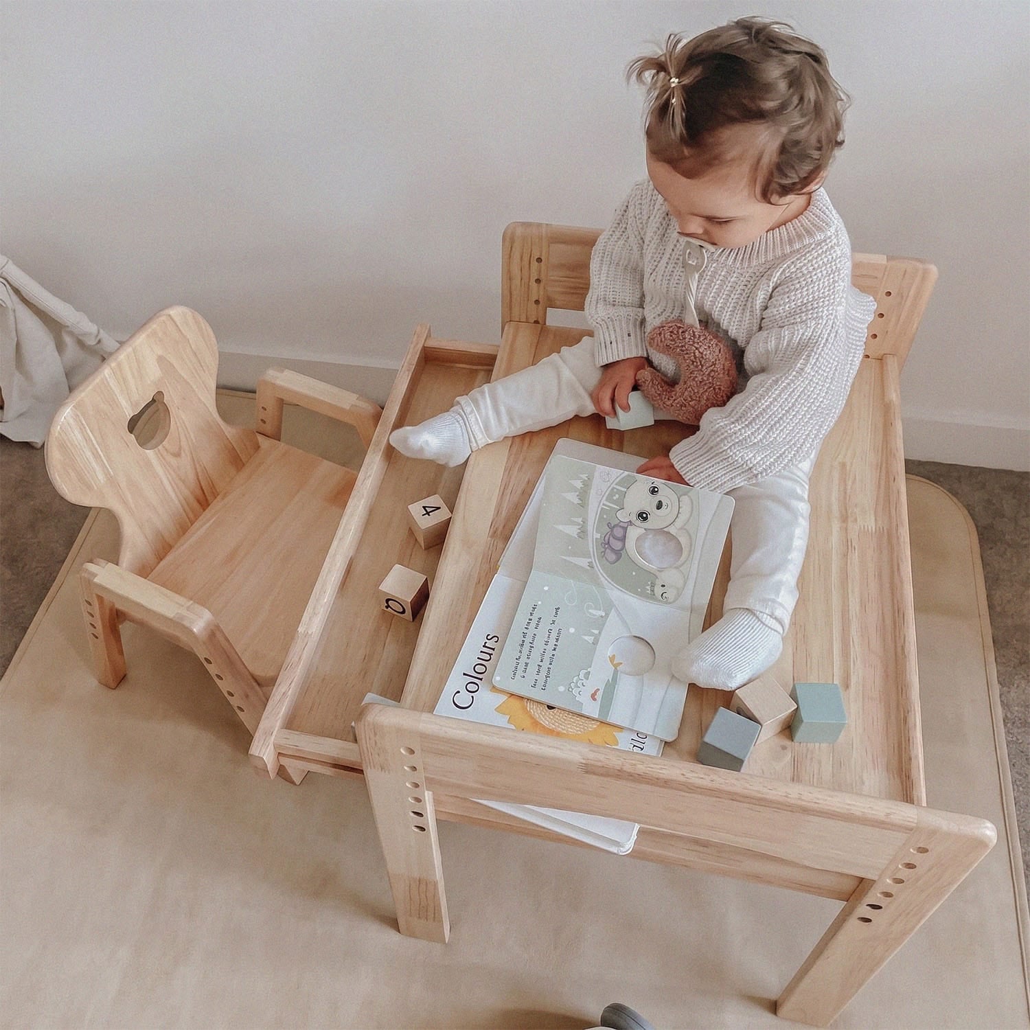 myduckling KAYA Adjustable Table and Chair Set