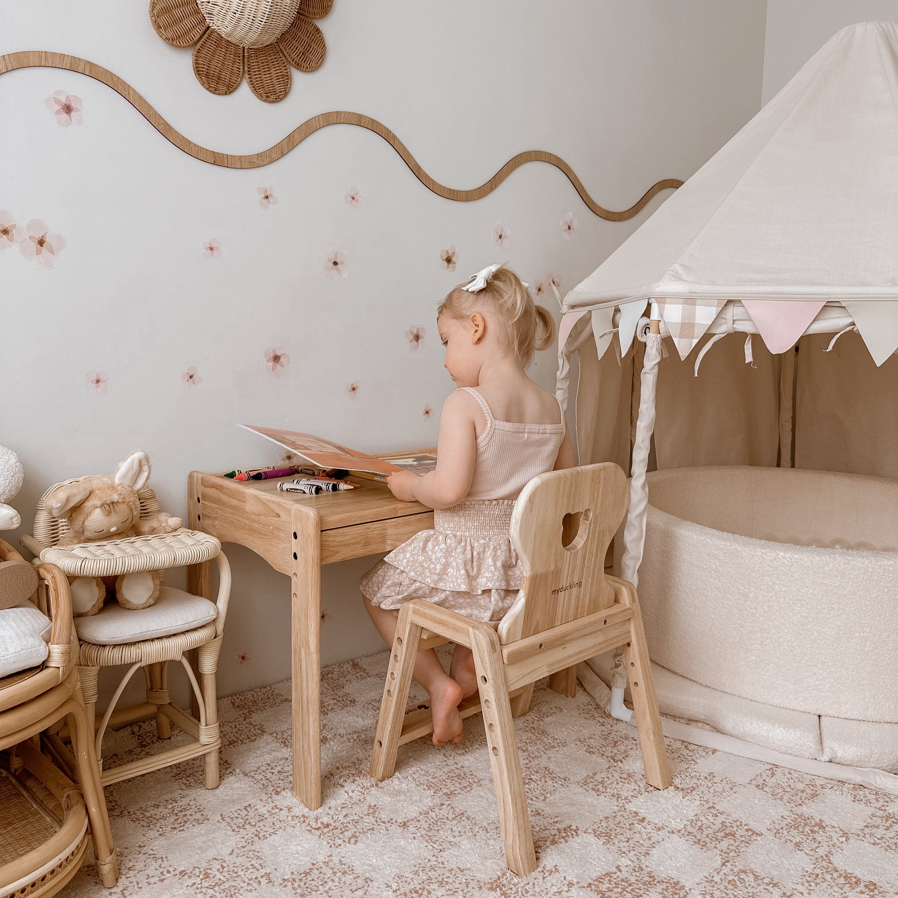 Kids Tables & Chairs