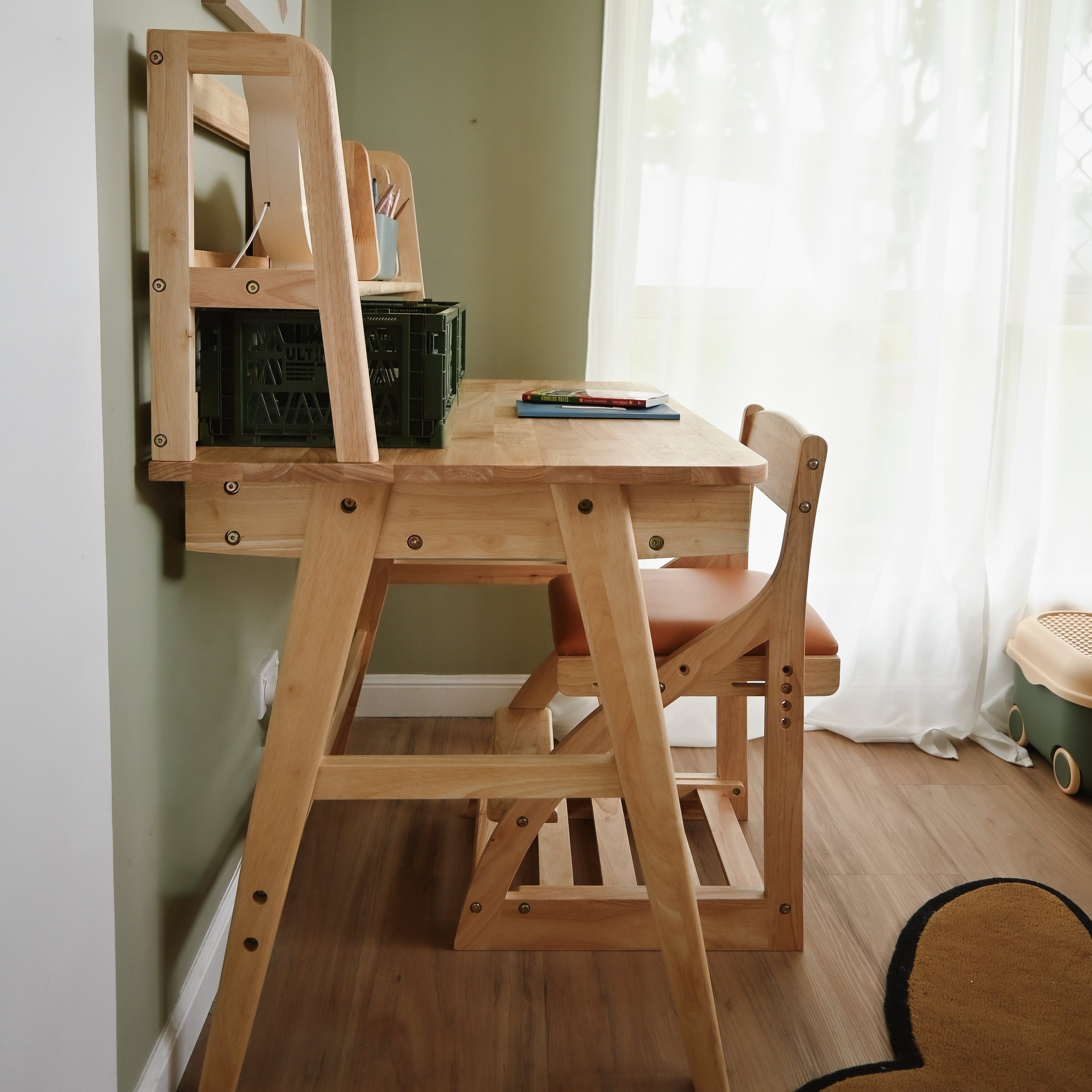 My Duckling The Full Little Scholar: Desk, Shelf & Chair Set