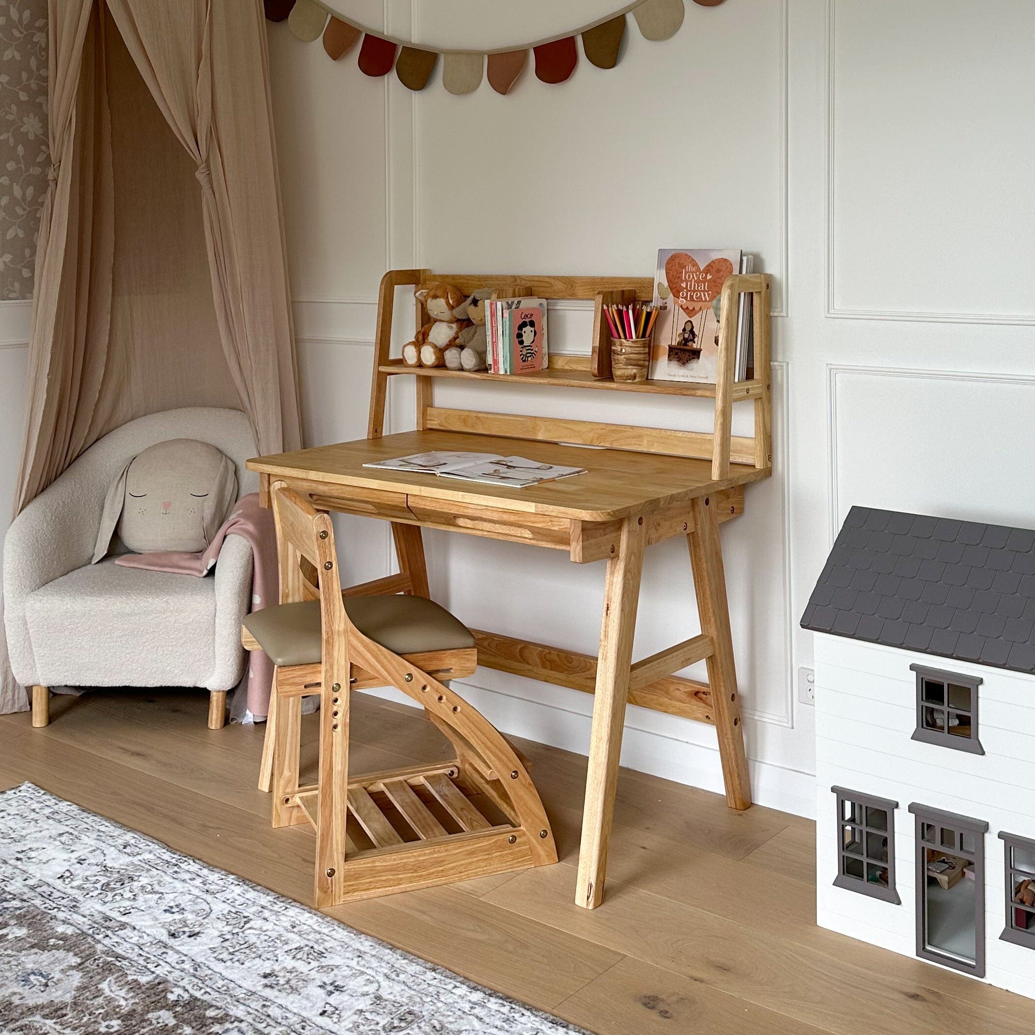 My Duckling The Full Little Scholar: Desk, Shelf & Chair Set