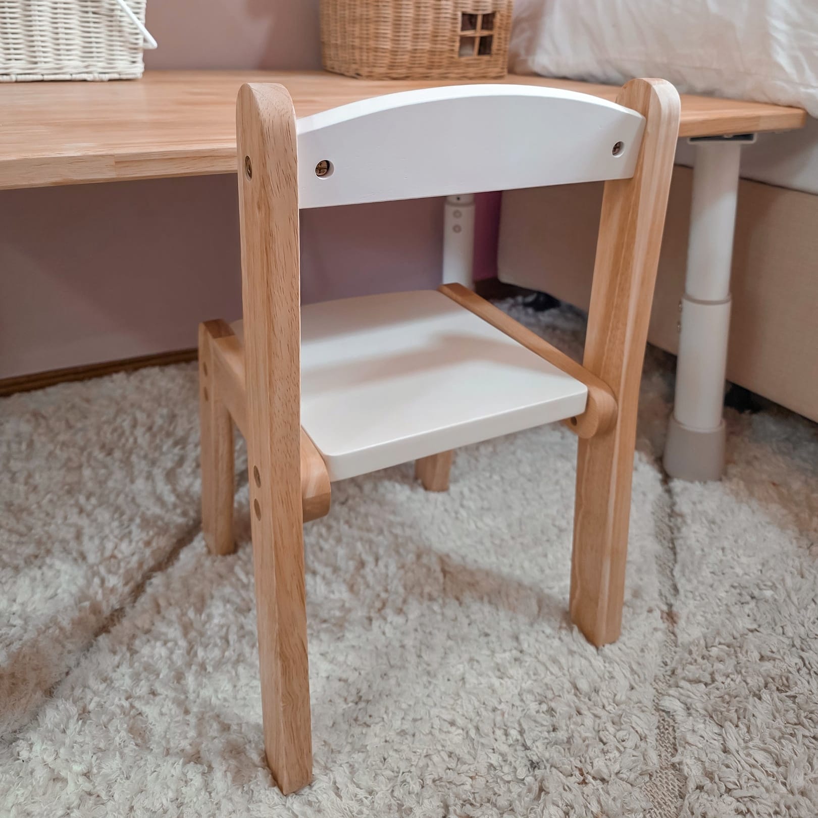 myduckling ARIA Adjustable Table and Chair Set
